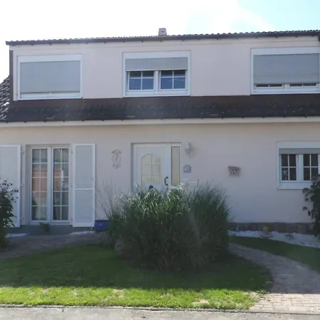 Ferienzimmer Bella Casa Biebesheim am Rhein Buitenkant foto